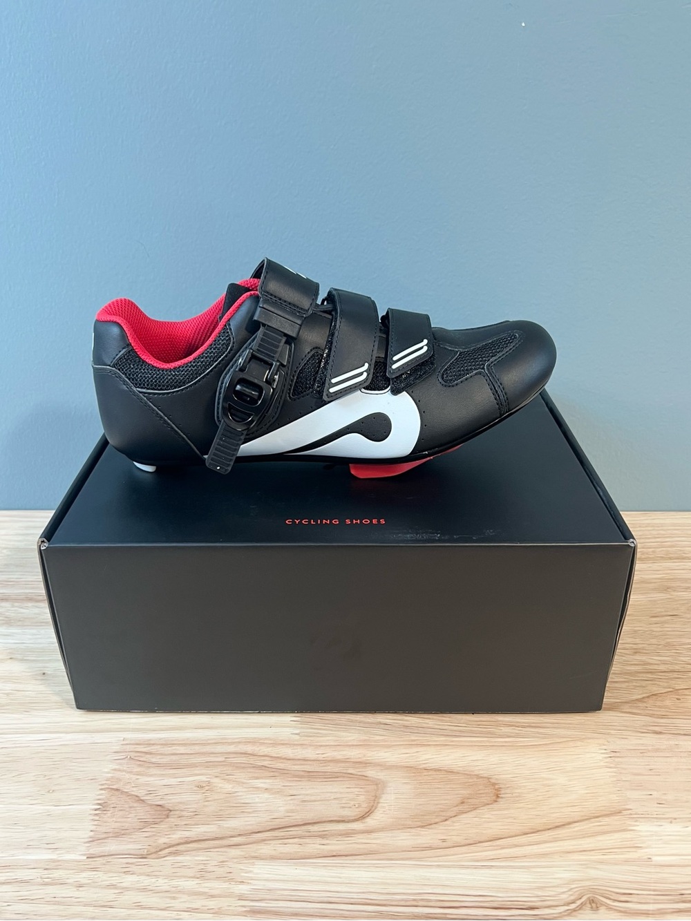 Peloton Cycling Shoes Size 42 (US Men’s 9 / Women’s 11) With Cleats - WORN ONCE